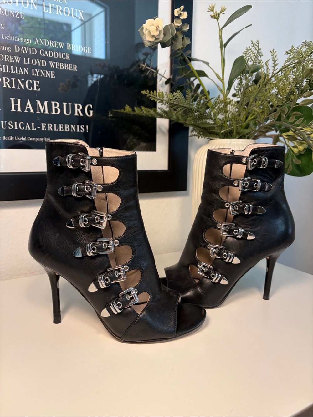 MICHAEL Michael Kors Cassie Open Toe Buckle Ankle Booties SZ 5 1/2